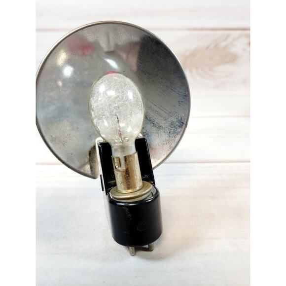 Vintage 1950s Tower 120 B2 Film Camera Flash Kit W/ Bulbs - Picture 15 of 16